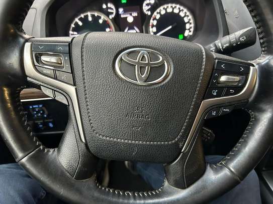 Toyota land cruiser prado image 5