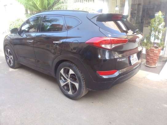 Hyundai tucson 4wd full options image 4