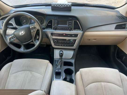Hundai sonata 2015 image 4