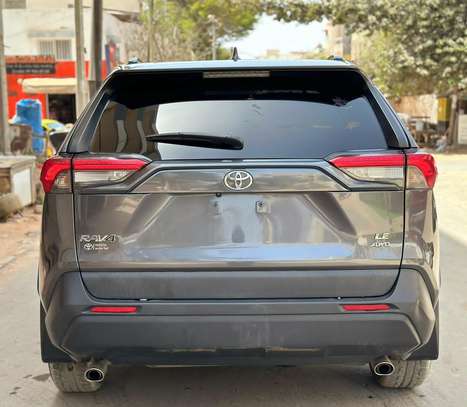 Toyota rv4  Anneee 2019 image 14