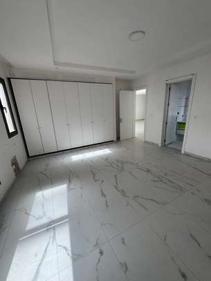 Appartement F3 Neuf à louer aux Almadies image 2