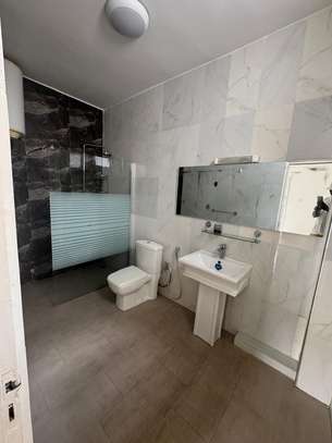 Magnifique appartement de type F5 à louer image 8