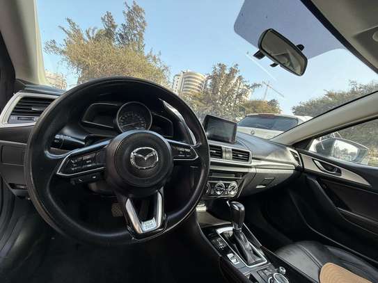 Mazda 3 image 2