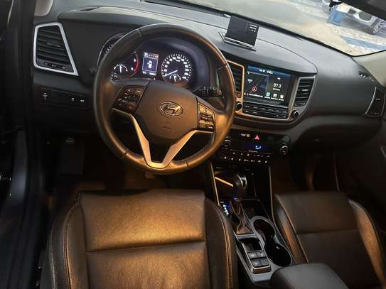 Hyundai Tucson Limited image 6