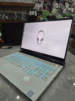 Alienware M17 R2 – Gaming Premium image 2