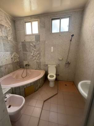 Maison à louer à la Citée Biagui image 12
