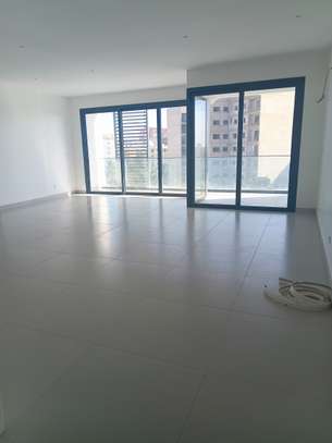 Des F4  neufs à louer au point de 173 m² image 12