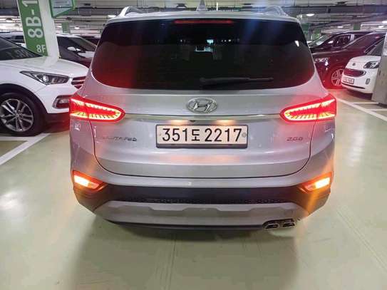 Hyundai Santafe 2019 image 4