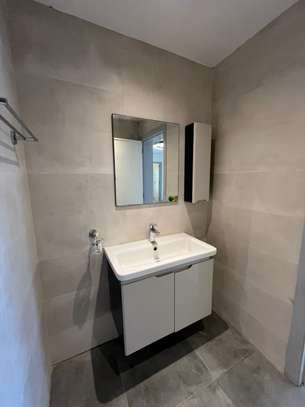 Appartement F5 à louer en Centre ville. image 2