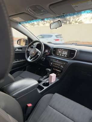 KIA SPORTAGE image 3