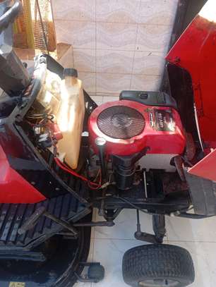 Tondeuse gazon à moteur image 4