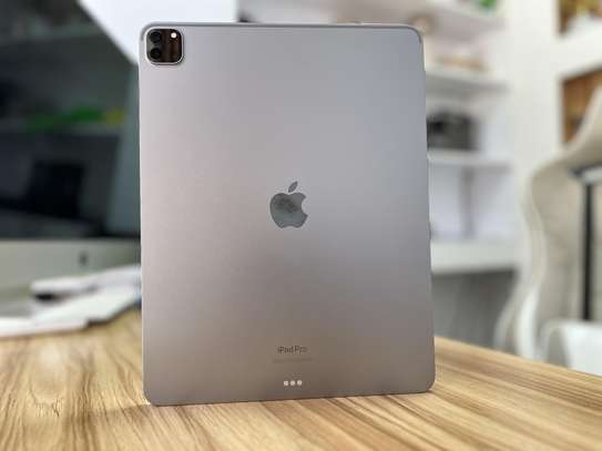 iPad Pro M2 12.9 (6th Generation) image 1