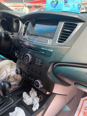 Kia k7 image 2