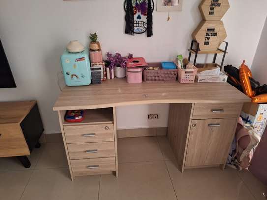 Ensemble lit simple et bureau bois clair image 3
