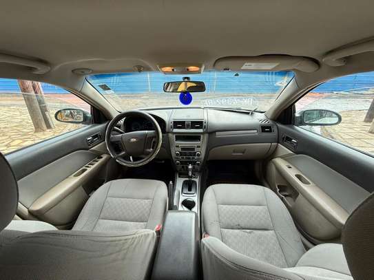 FORD FUSION image 5