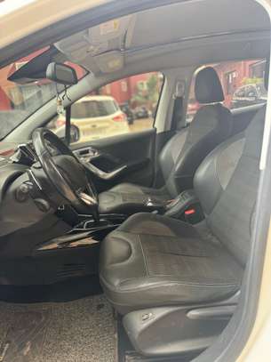 Peugeot 2008 image 7