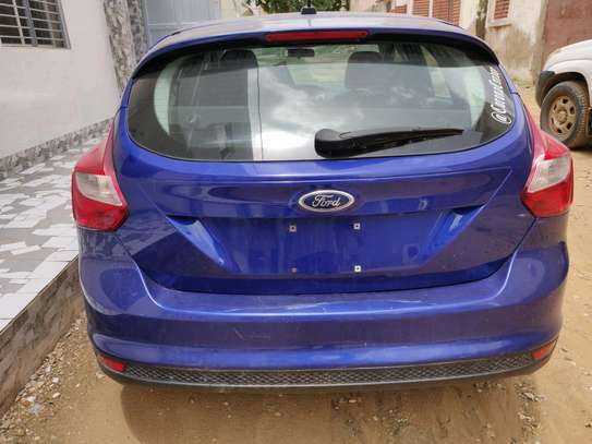 FORD FOCUS SE image 3