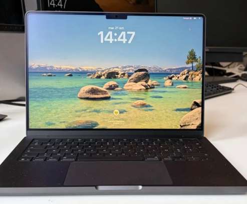 MacBook Pro M5 Max 16-inch image 4