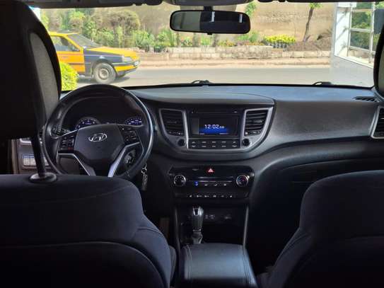 Hyundai tucson image 10