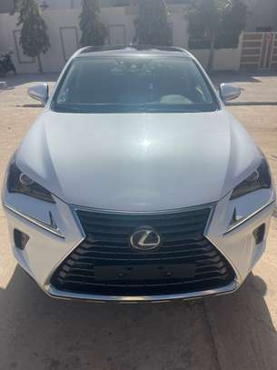 Lexus nx 300  2020 image 2