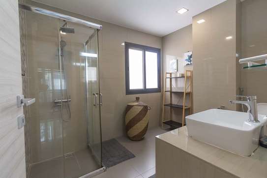 Appartement F3 meublé à louer aux Almadies image 10