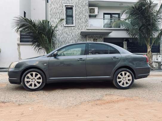 Toyota Avensis image 4