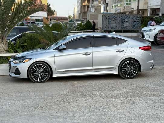 hyundai  Elantra sport 2018 image 8