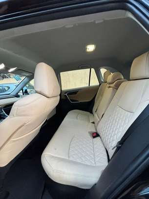 Toyota Rav4 XLE hybride 2022 image 9