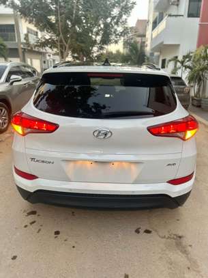 Hyundai tucson 2017 image 2