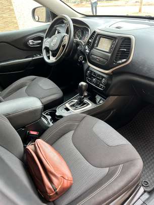 JEEP CHEROKEE image 13