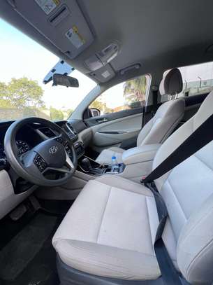 HYUNDAI TUCSON 2017 image 9