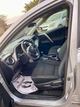 Toyota Rav 4 2017 image 6