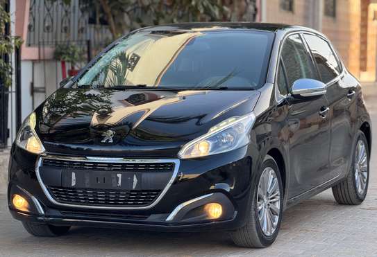 Peugeot 208 2016 image 1
