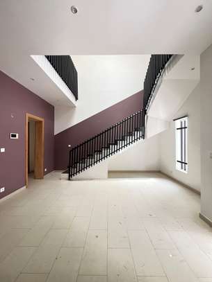Villa R+2 à louer aux Mamelles image 4