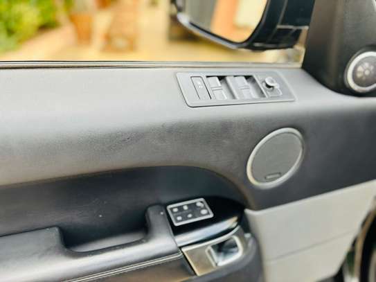 Land ROVER RANGE SPORT 2016 image 9