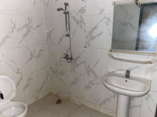 3 chambres salon zac mbao image 7
