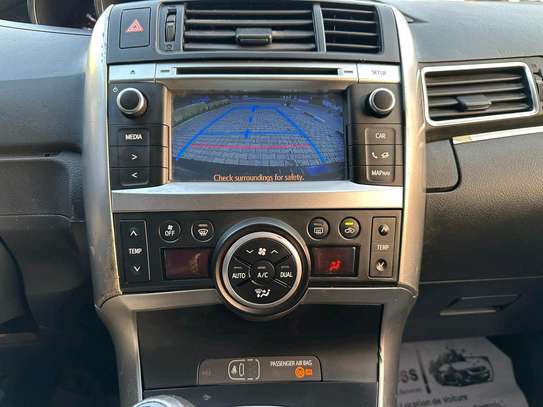 Toyota verso2016 image 10