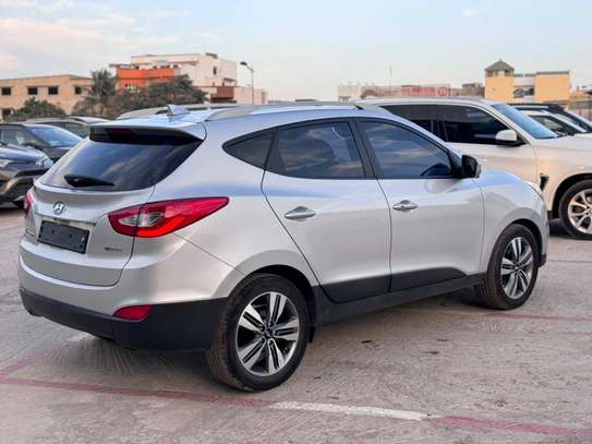 Hyundai Tucson image 8