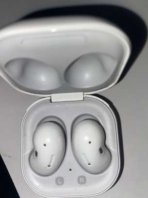 Galaxy Buds Live image 2