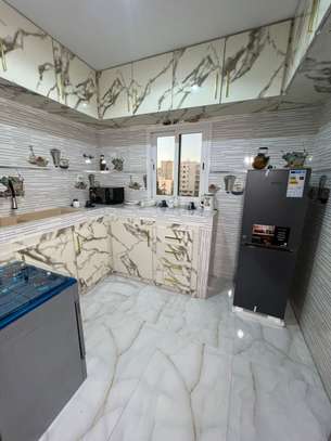 Belle chambre meublée au Point E image 2