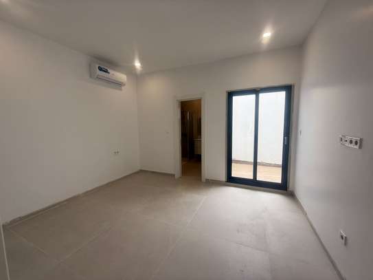 Appartement f4 neuf à louer au point e image 7