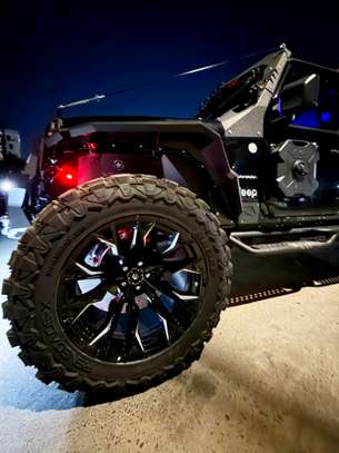 Jeep wrangler Sahara Blackhawk image 9