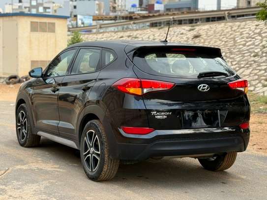 Hyundai tucson image 3
