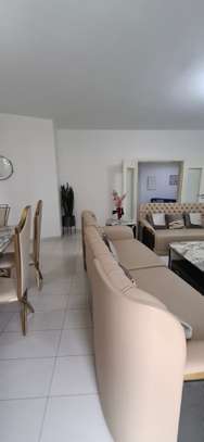 Appartement F4 meublé spacieux de 3 chambres à louer Point E image 6