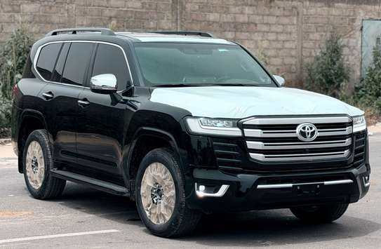 TOYOTA  LAND CRUISER LC300 VX-R 2026 image 2