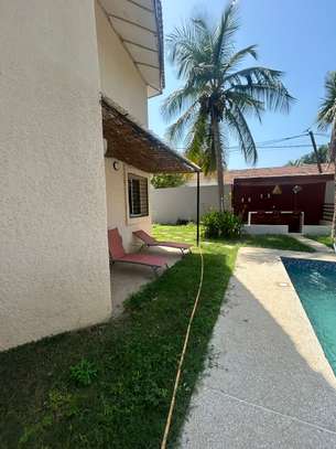 Villa meublée à Saly image 5