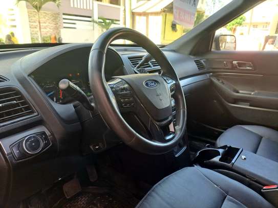 Ford Explorer 2017 image 9