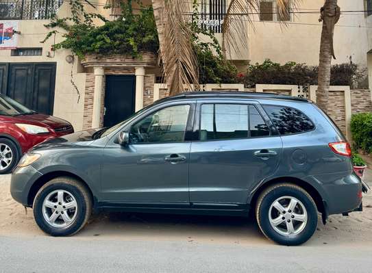 Hyundai santafe 2011 image 4