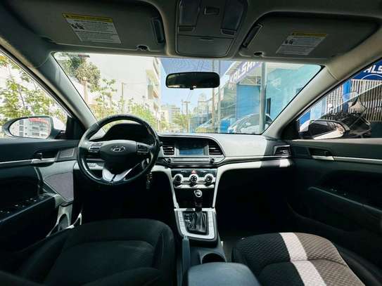Hyundai elantra 2020 image 3
