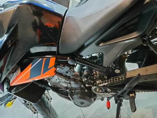 KTM 890 duke image 9